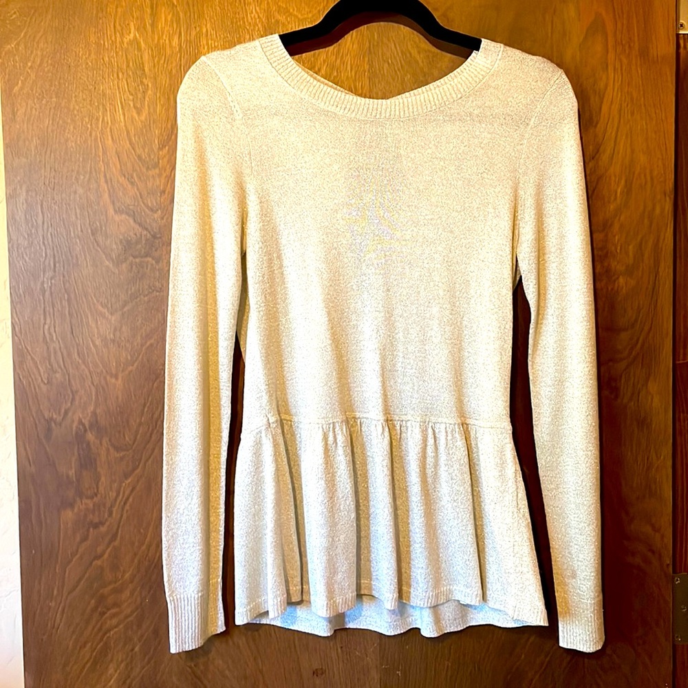 Kensie. Gold Long Sleeve Top. Size S.